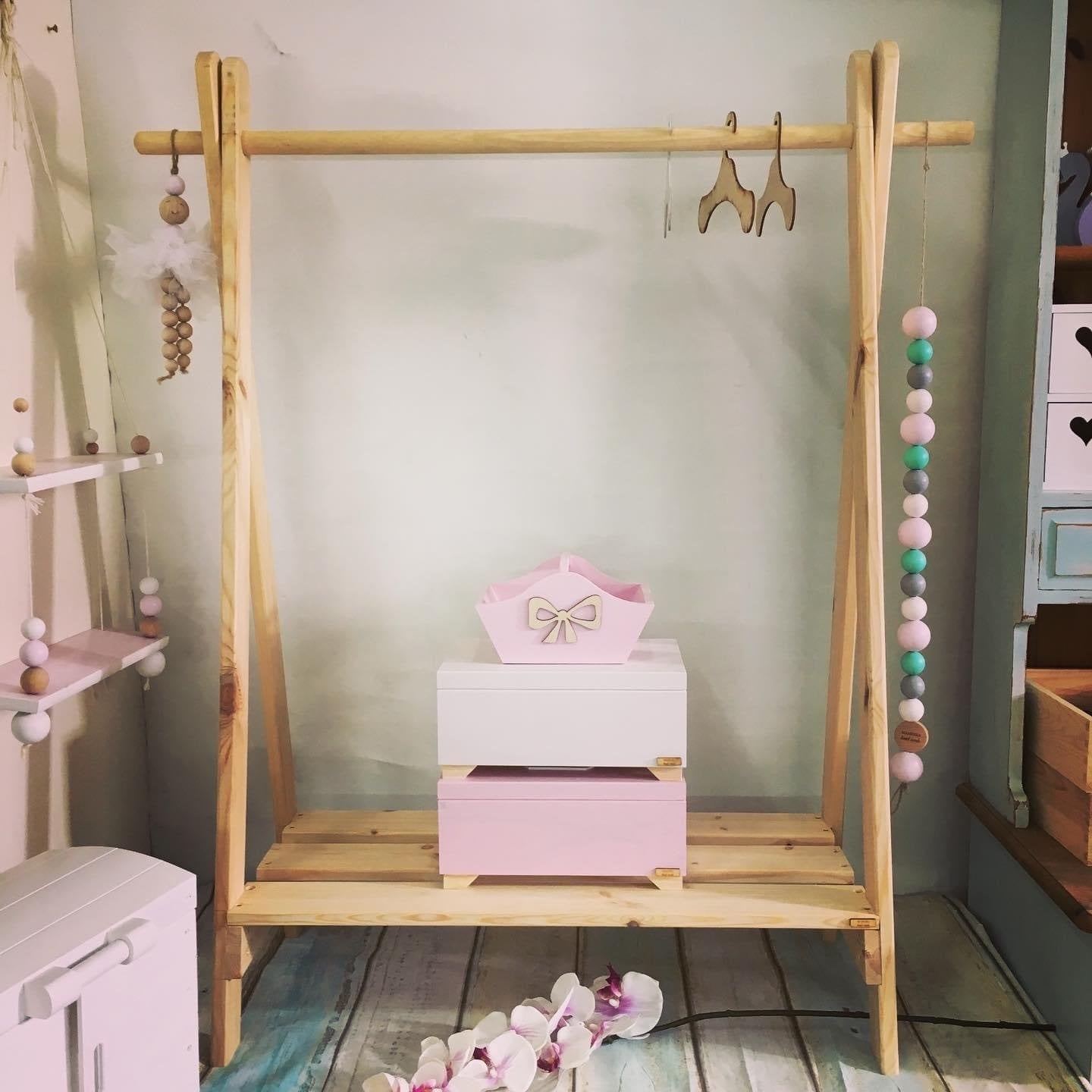 https://craftyinventors.com/cdn/shop/products/Wooden-Freestanding-Kids-Dress-Up-Rack-Chair-Mamoika-7_71ff2be9-21e8-46d1-93d8-bf55f26f3833.jpg?v=1672254860&width=1445